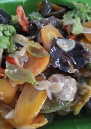 Foto resep Tumis baso brokoli jamur kuping
