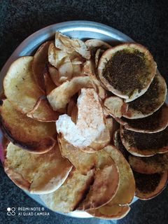 صورة لوصفة مقمر بزيت والملح والزعتر (من الخبز البايت)😋😋