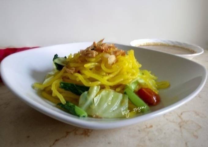 Resep: Mie Glosor + Bumbu Kacang Rumahan