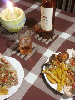Una foto de Boga al horno c/guarnición de papas, batatas y salsa criolla🇦🇷