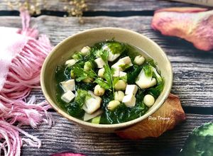 Hình của món Canh Rong Biển Nấu Nấm Đậu Hủ Hạt Sen.