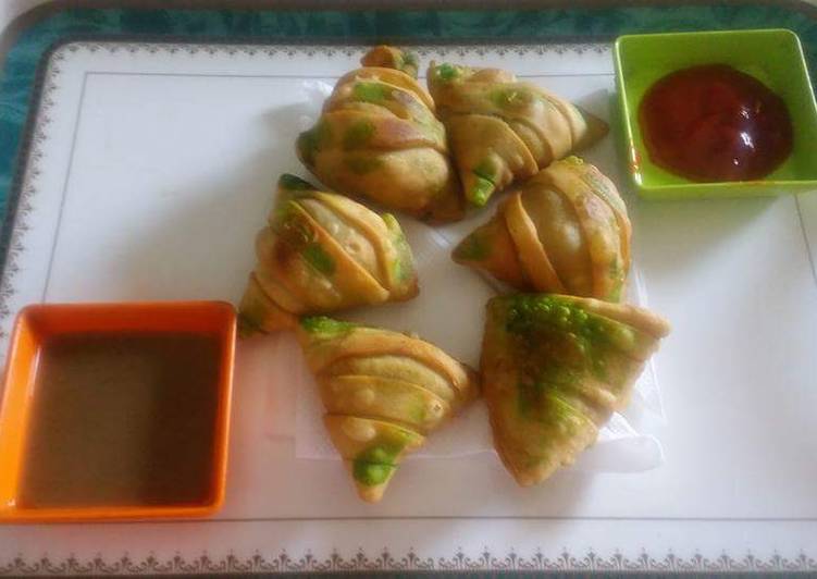 Simple Way to Prepare Ultimate Cheese palak samosa