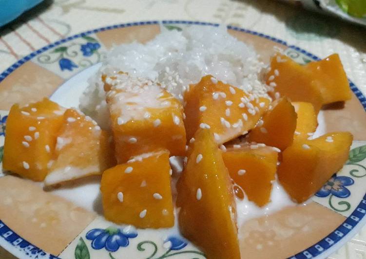 Langkah Mudah untuk Menyiapkan Manggo sticky rice yang Enak Banget