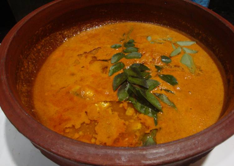 Fish Curry (coconut based gravy)
