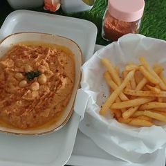 A picture of Peri peri hummus.