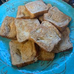 A picture of French Toast.
