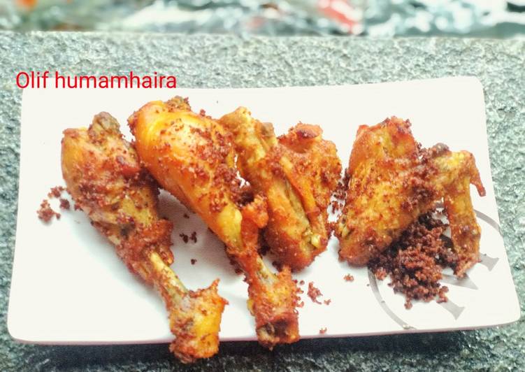 3.Ayam goreng serundeng kemiri