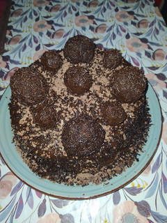 Una foto de Torta de chocolate y trufas🤩