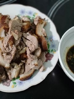 Hình của món Thịt chân giò hầm ngũ vị.