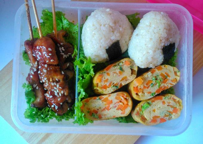 Onigiri with Tamagoyaki and Chicken Yakitori