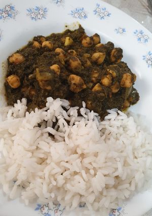 Una foto de Espinacas con garbanzos y arroz