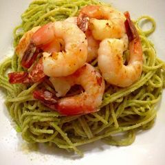 A picture of Prawn Pesto Spaghetti.