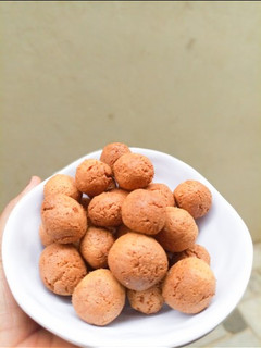 A picture of GULLISUWA(DEEP FRIED MILK BALLS).