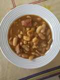 Habichuelas con chorizo y oreja