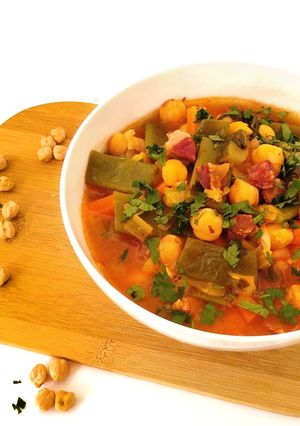 Foto principal de Guiso de garbanzos con verduras