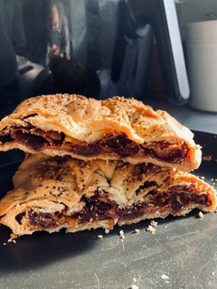 Una foto de Empanada de bacon y dátiles