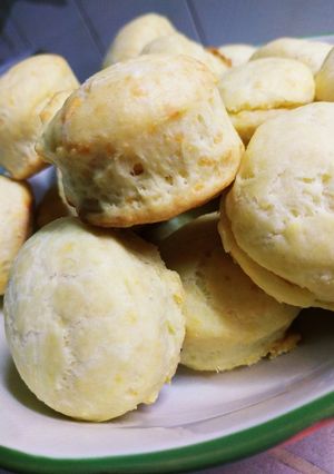 Una foto de Scones de queso. Súper fáciles, rápidos y ricos de hacer 🧀😋