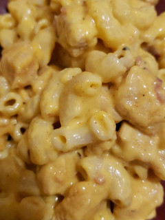 A picture of Chicken bacon mac and cheese.