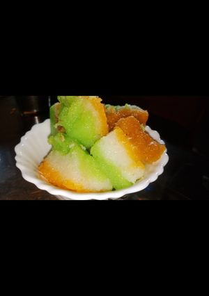 तिरंगा खट्टा मीठा हलवा (Tiranga Khatta Mitha Halwa recipe in Hindi) रेसिपी मुख्य फोटो