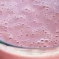 A picture of Stroberi milk shake.
