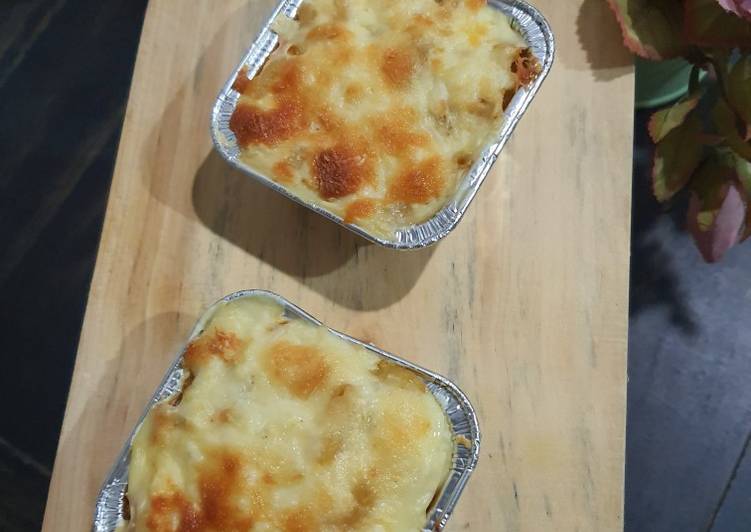 Brûléed Mac & Cheese Bolognese