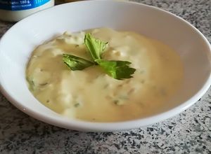 Una foto de Mayonesa de cebolla y celery