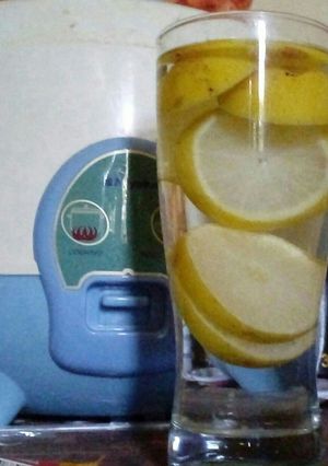 A picture of Infused Lemon Water.