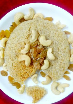 A picture of Rawa Coconut or Goan Baath Cake.