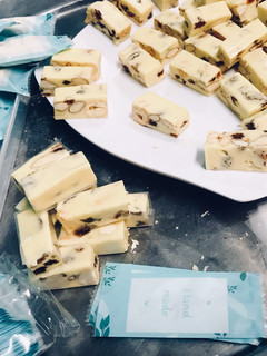 Hình của món Kẹo nougat (kẹo hạnh phúc) cách làm siêu siêu dễ 😝😝😝😝.