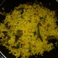 A picture of Lemon rice with onions.