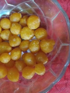 मीठी बूंदी (meethi boondi recipe in Hindi) रेसिपी मुख्य फोटो