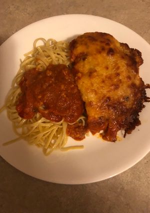 A picture of Chicken Parmesan.