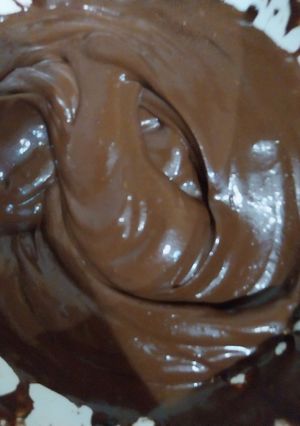 O poză a rețetei Crema de ciocolata pt torturi sau alte delicatese.