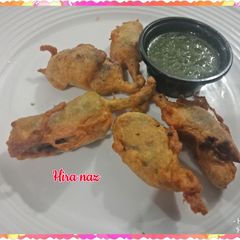 A picture of Mirchay ke pakoray.