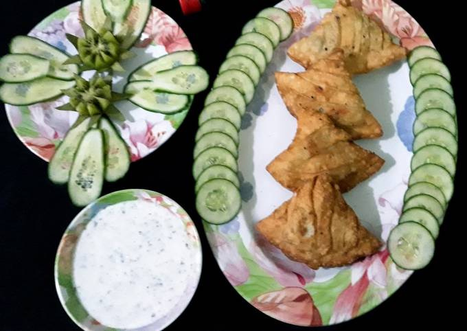 Chicken vegetable samosa