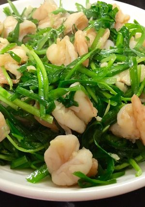 Hình của món Tôm tươi xào lá hẹ.