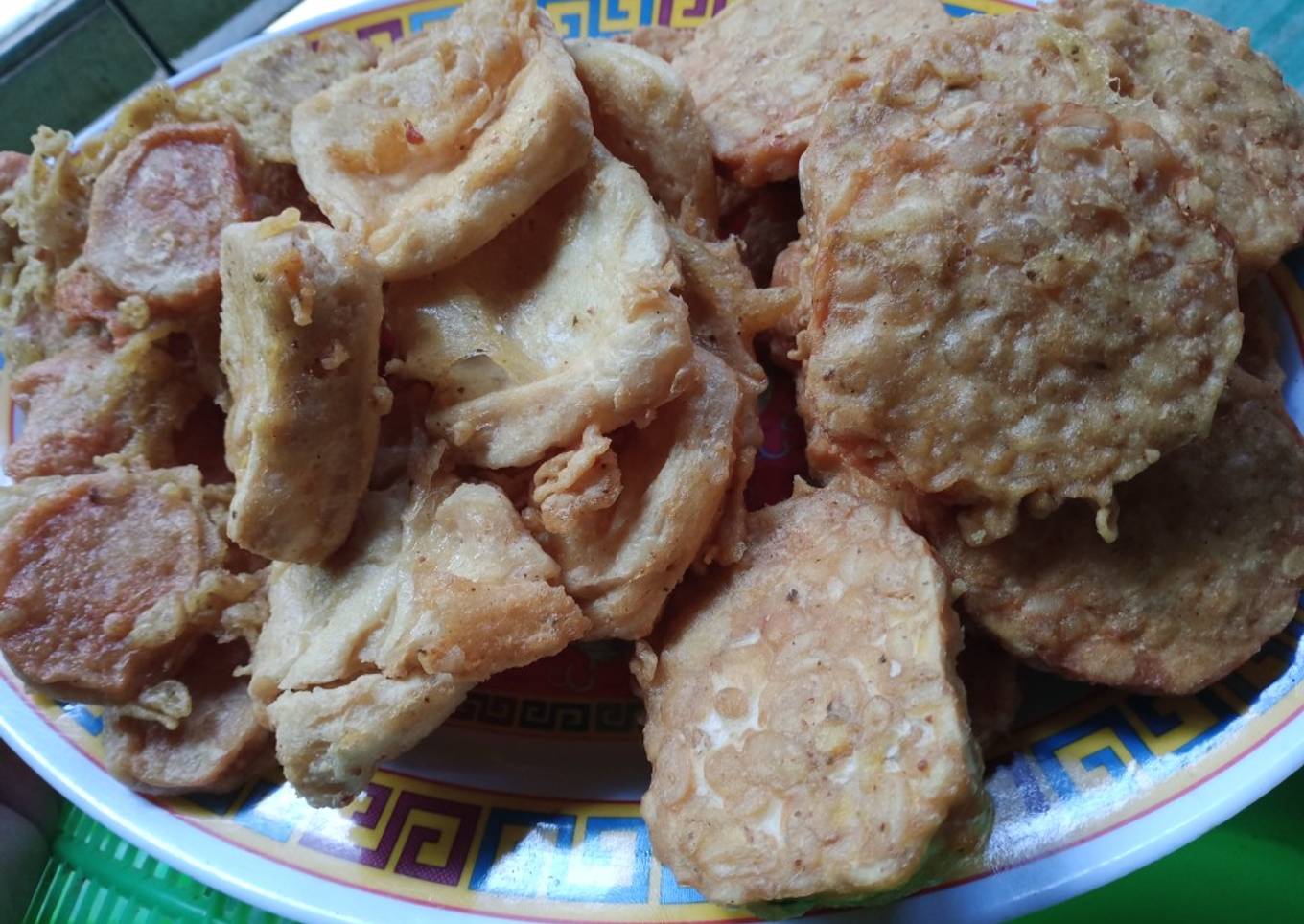 Gorengan tempe tahu dan bakso