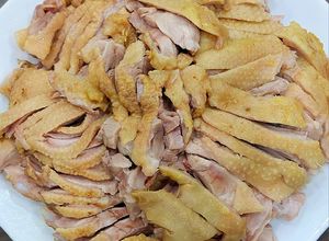 Hình của món Vịt luộc và canh vịt nấu sấu.