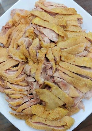 Hình của món Vịt luộc và canh vịt nấu sấu.