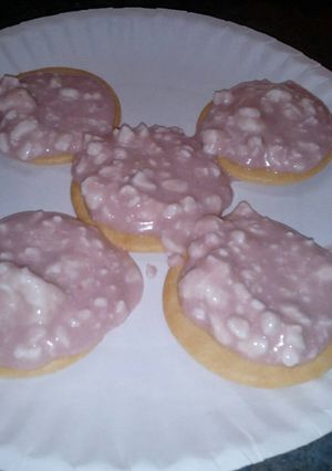 A picture of Cottage Cheese Cracker Topper.