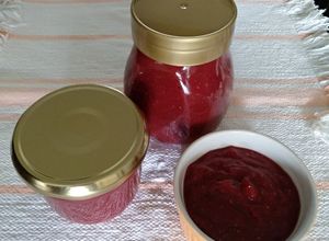 Foto de Doce de Maçã com Ameixa Vermelha e Sementes de Chia