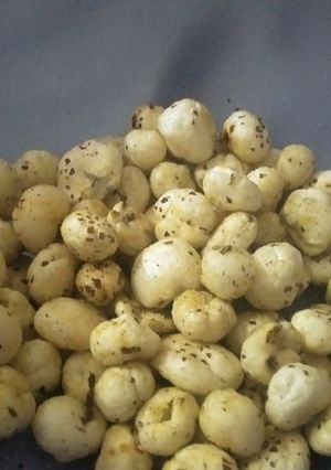 A picture of Chatpata Makhana.