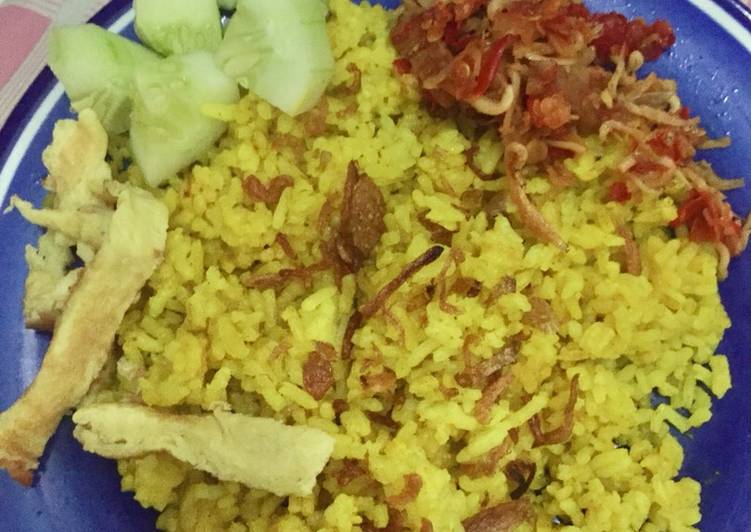 Nasi kuning Rice cooker super gurih