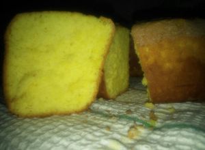 Una foto de Torta Rica! Con un toque de limón 🍋 Y super esponjosa!