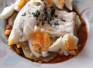 Foto principal de Menú completo: pisto y lubina con patatas y huevos (Thermomix)