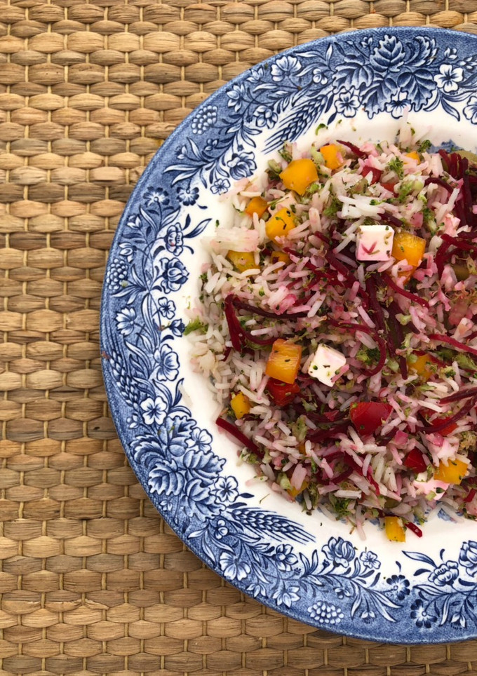 Una foto de Ensalada de brócoli, coliflor y remolacha