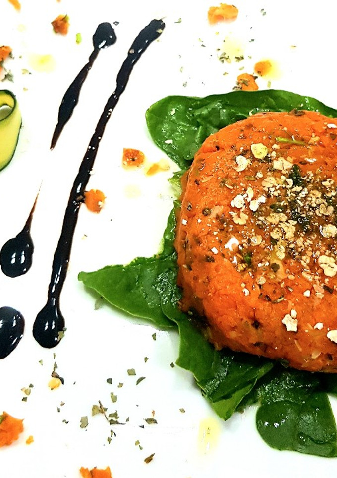 Una foto de 🥕🥕Hamburguesa de zanahoria y calabacín 😁🥳
