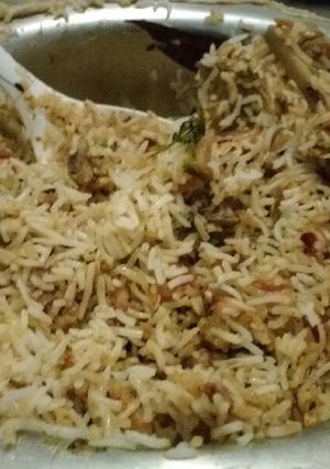 A picture of Chicken Dum Biryani.