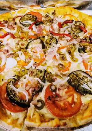 Una foto de PIZZA con Vegetales...!