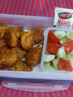 लौकी के पकौड़े (Lauki ke pakode recipe in hindi) रेसिपी मुख्य फोटो